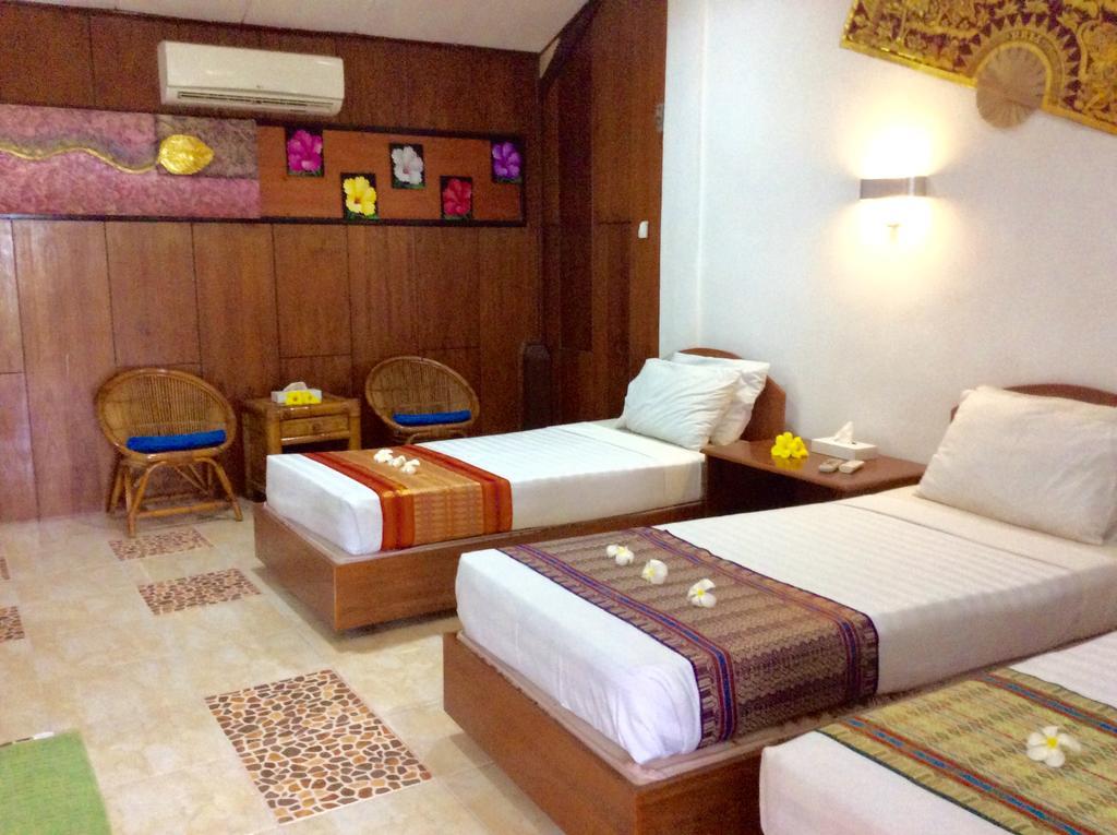 Pasific Beach Cottages Mangsit Exterior photo
